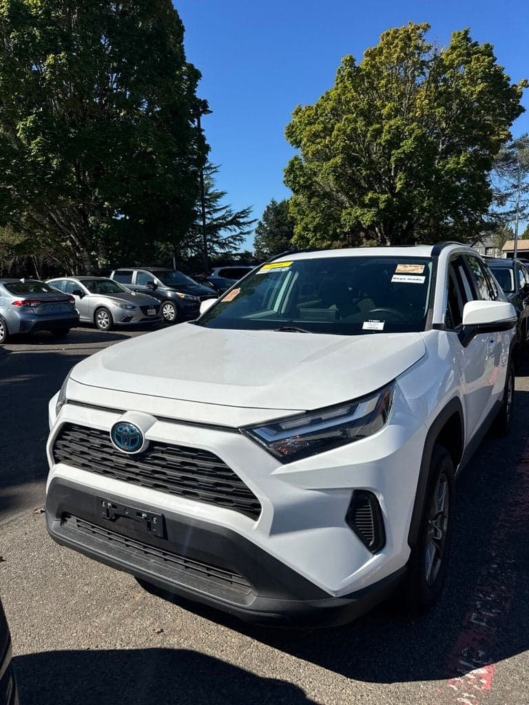 2023 Toyota RAV4 Base — photo 1 of 2