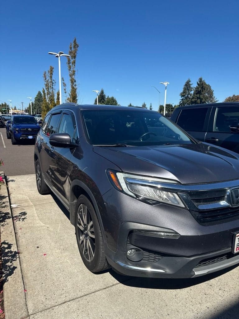2020 Honda Pilot Touring 8-Passenger — photo 1 of 11