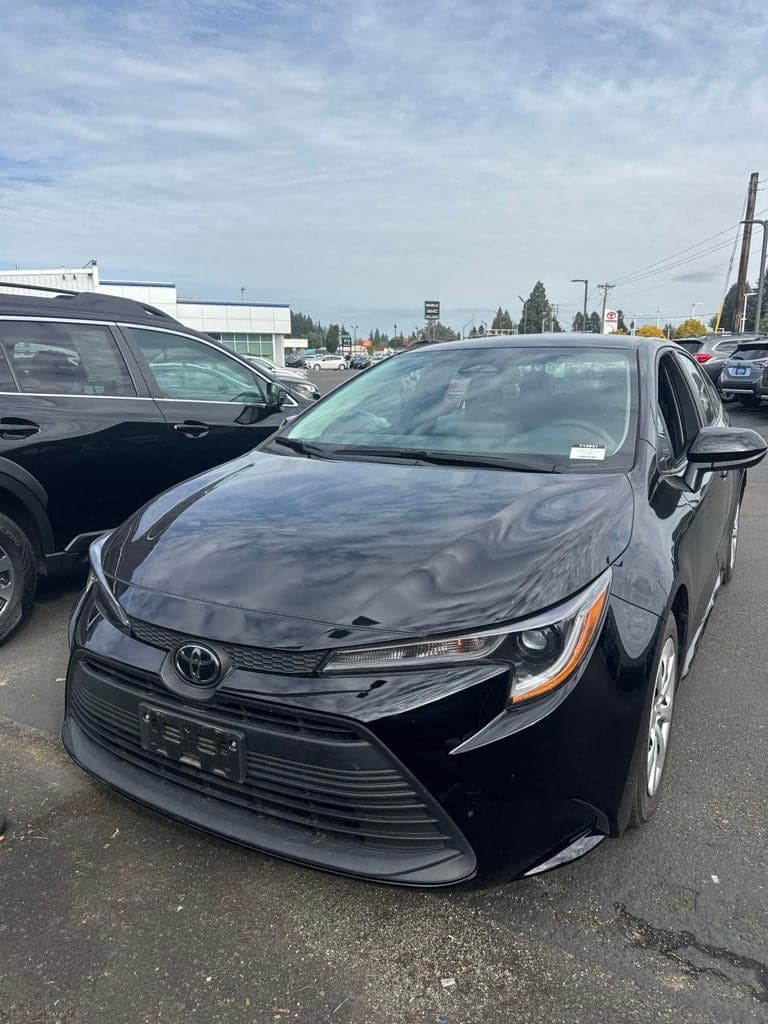 2024 Toyota Corolla LE — photo 1 of 3