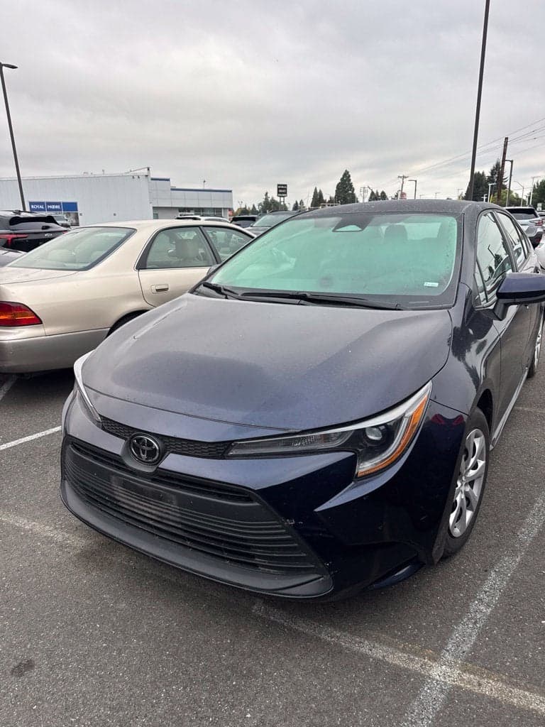 2024 Toyota Corolla LE — photo 1 of 3