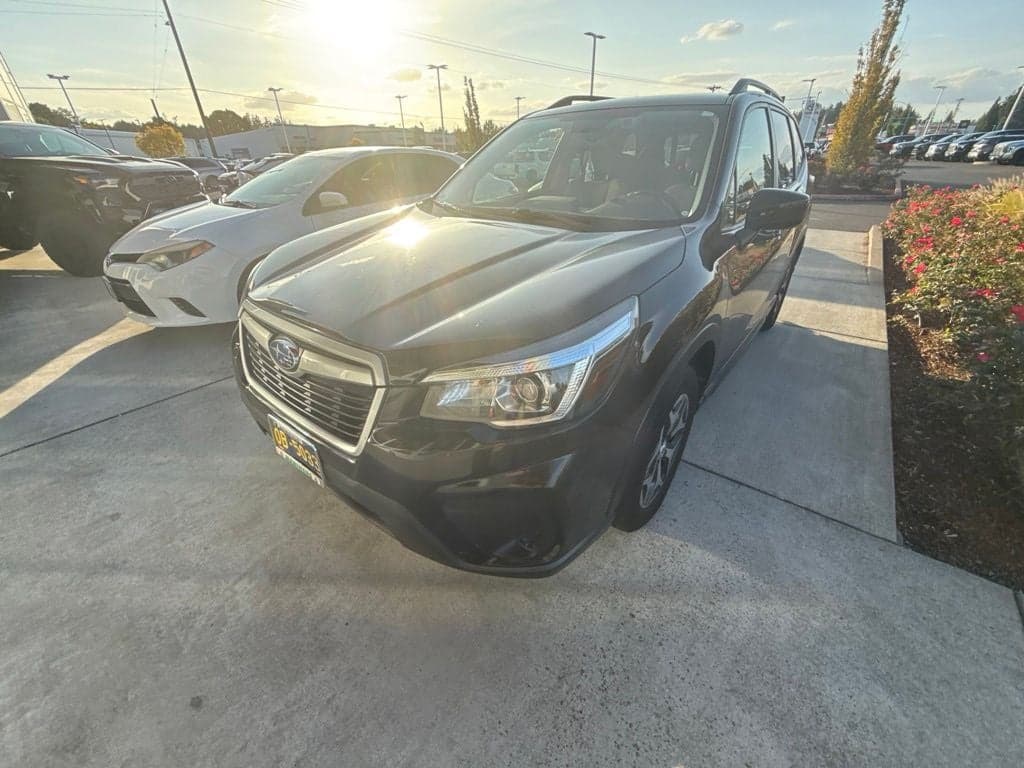2019 Subaru Forester Premium — photo 1 of 10