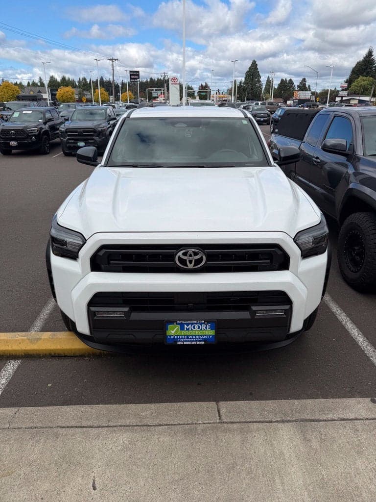 2026 Toyota 4Runner SR5 — photo 1 of 11