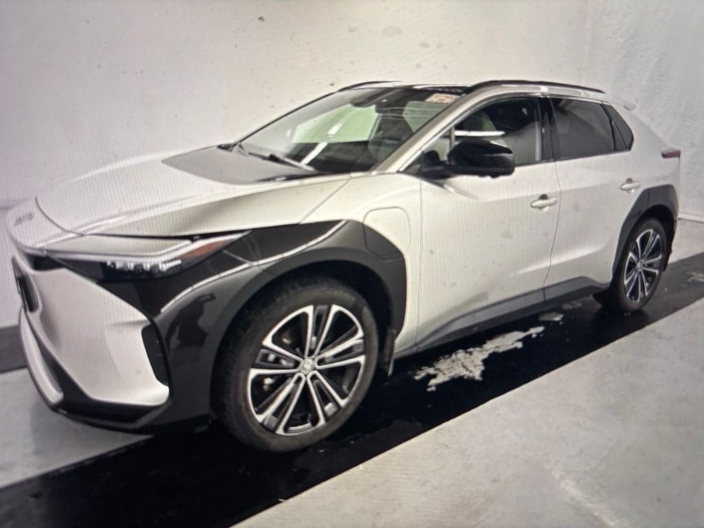 2023 Toyota bZ4X Limited — photo 1 of 2