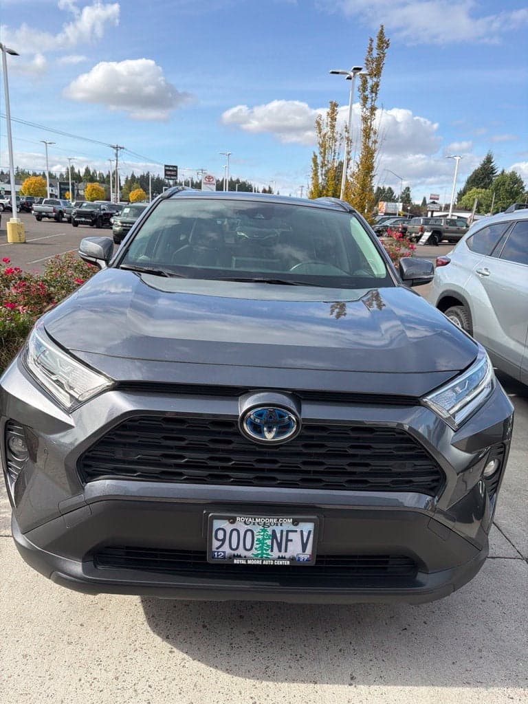 2021 Toyota RAV4 Hybrid XLE Premium — photo 1 of 10