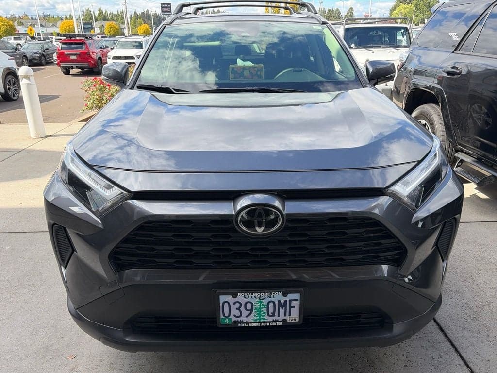 2025 Toyota RAV4 Base — photo 1 of 8