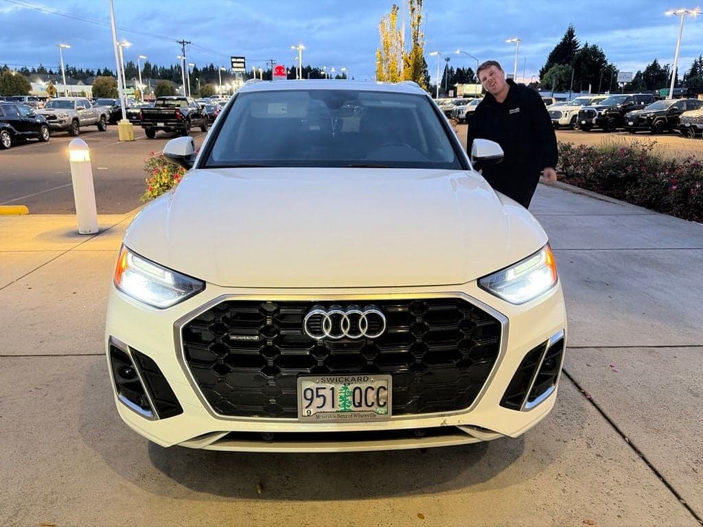 2023 Audi Q5 S line Premium — photo 1 of 8
