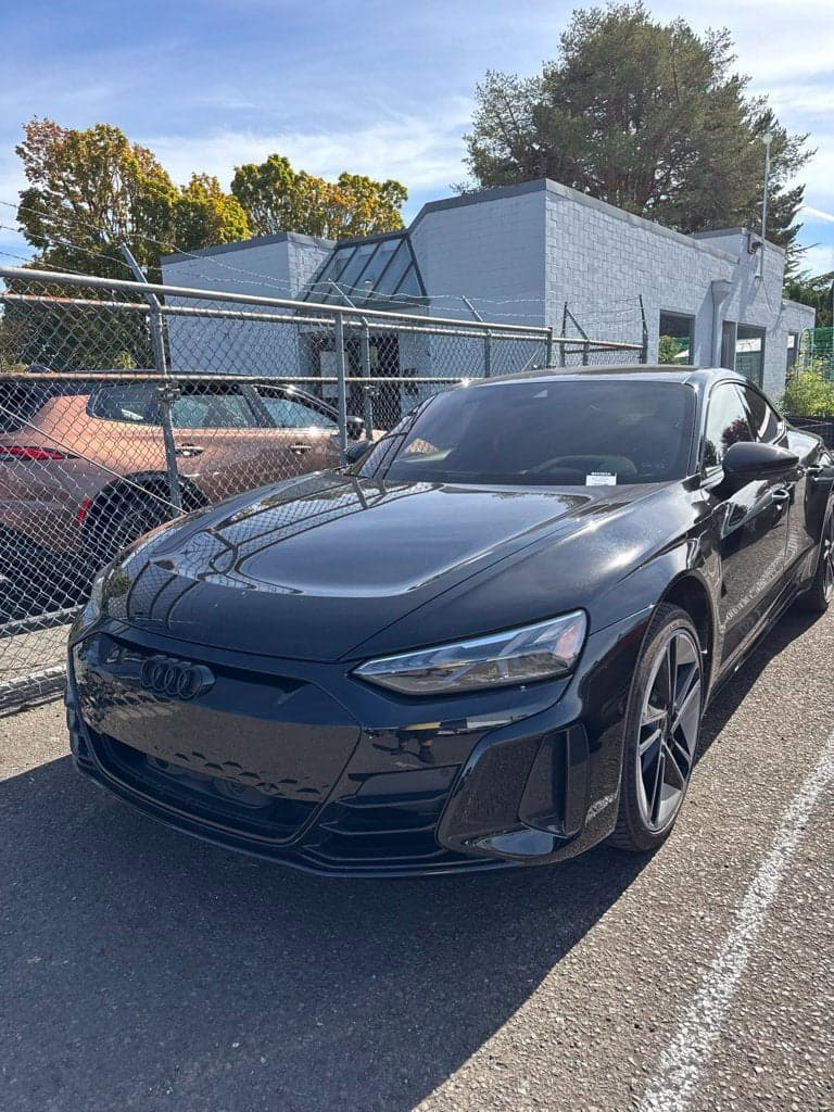 2022 Audi RS e-tron GT Base — photo 1 of 3
