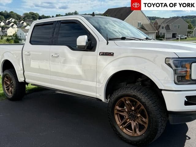 2019 Ford F-150 LARIAT — photo 1 of 4