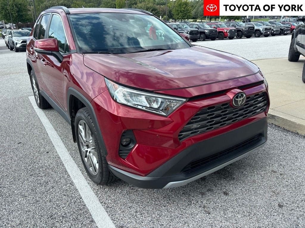 2020 Toyota RAV4 Limited — photo 1 of 3