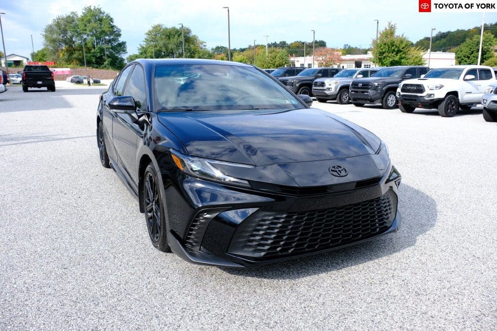 2026 Toyota Camry SE — photo 1 of 5