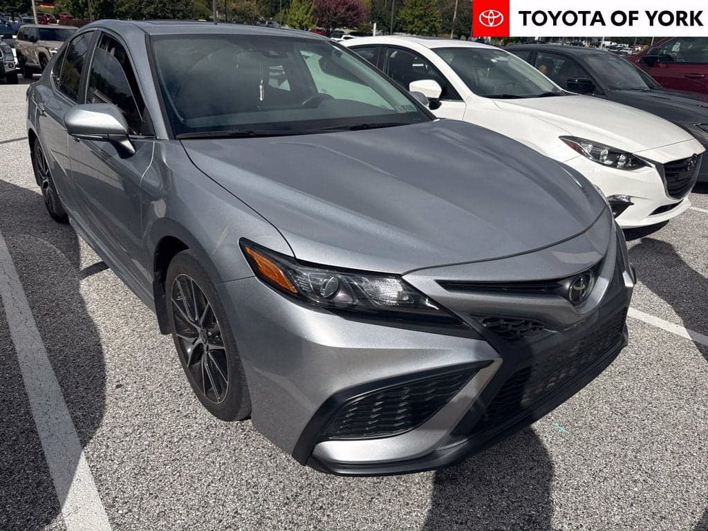 2024 Toyota Camry SE — photo 1 of 2