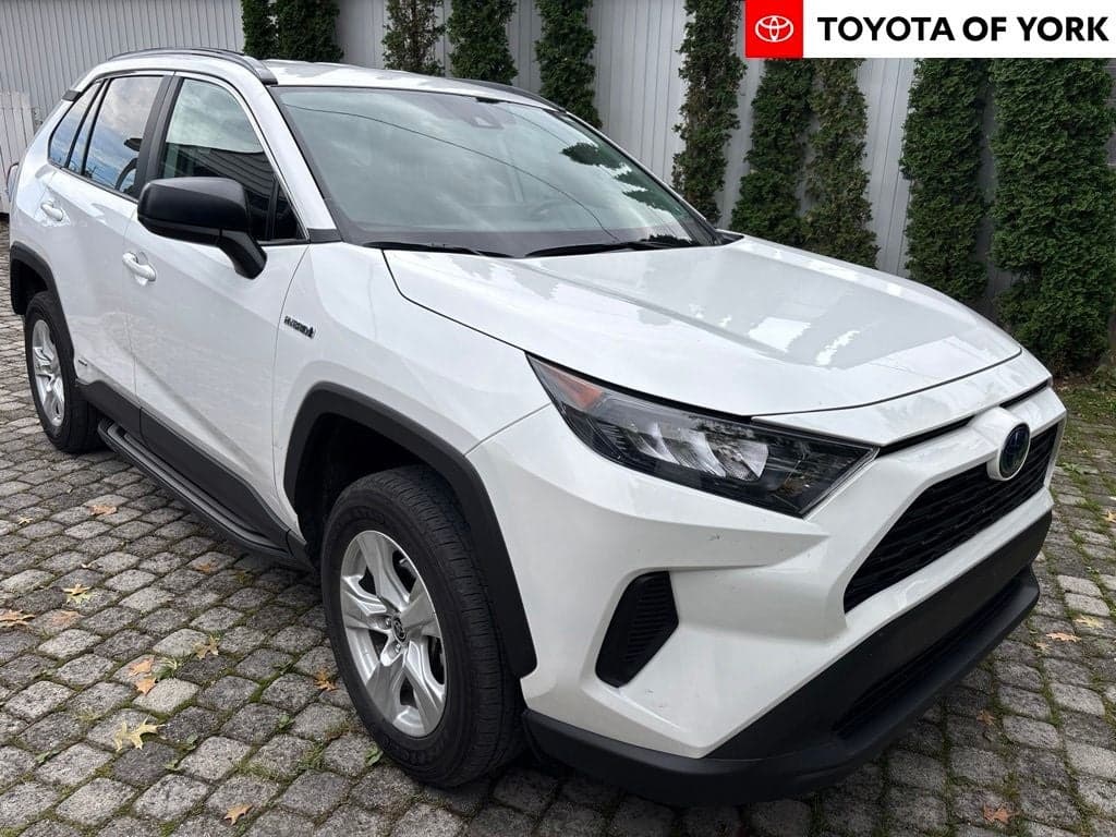 2021 Toyota RAV4 Hybrid LE — photo 1 of 22