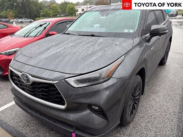 2021 Toyota Highlander Hybrid XLE — photo 1 of 2