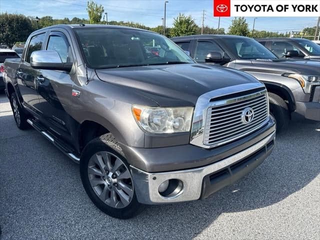2013 Toyota Tundra 4WD Truck Base — photo 1 of 6