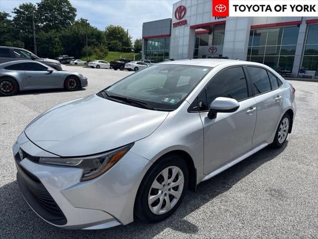 2024 Toyota Corolla LE — photo 1 of 4