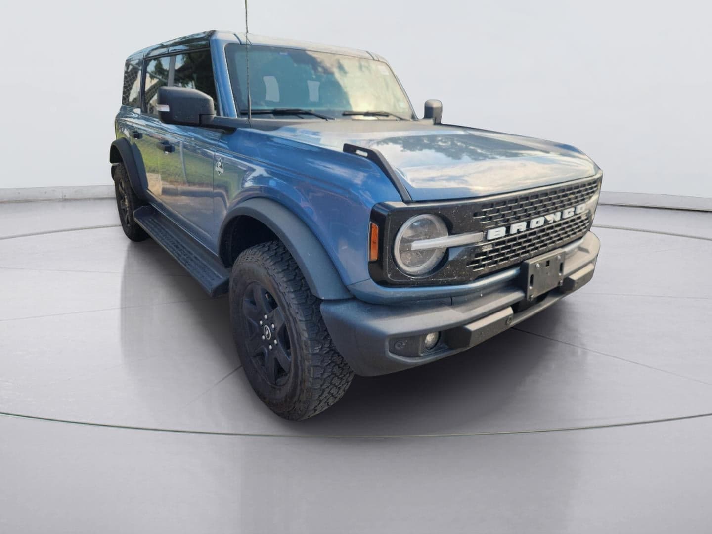 2025 Ford Bronco Outer Banks — photo 1 of 18