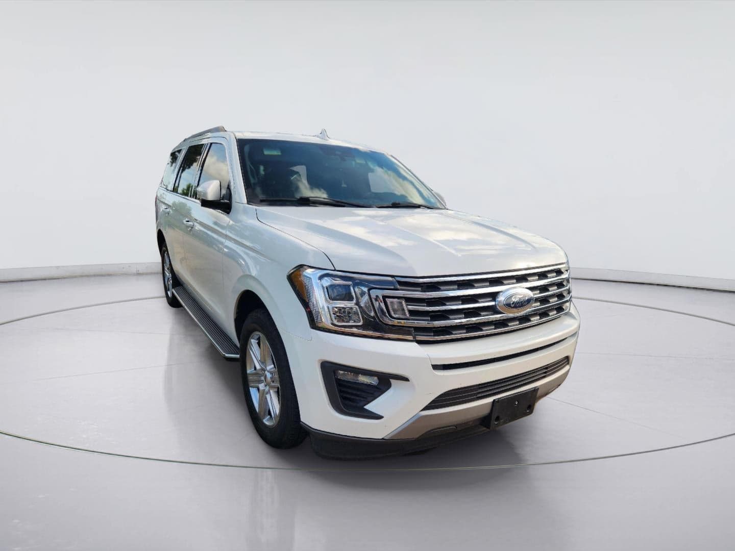 2021 Ford Expedition XLT — photo 1 of 10