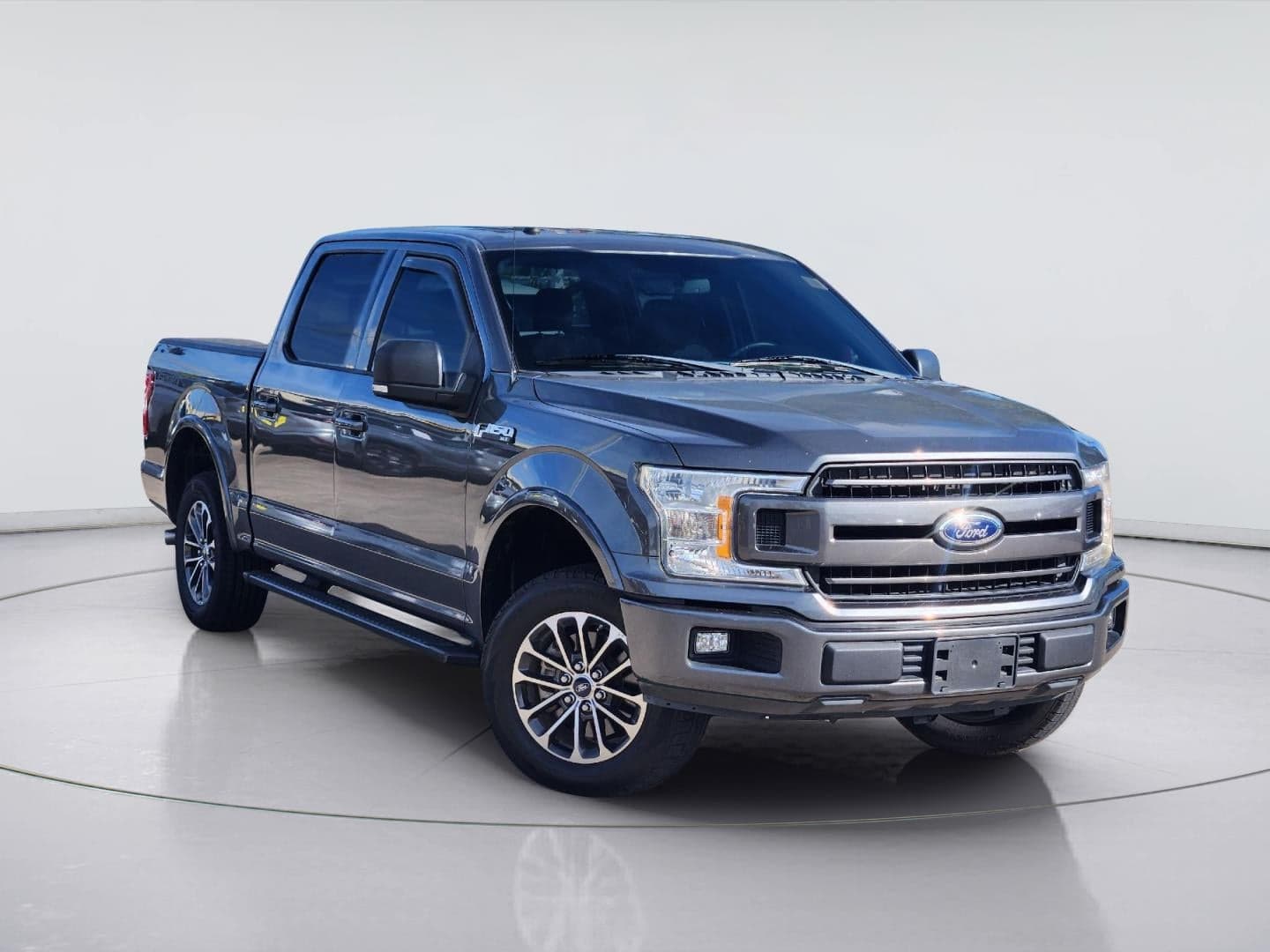 2018 Ford F-150 XLT — photo 1 of 18
