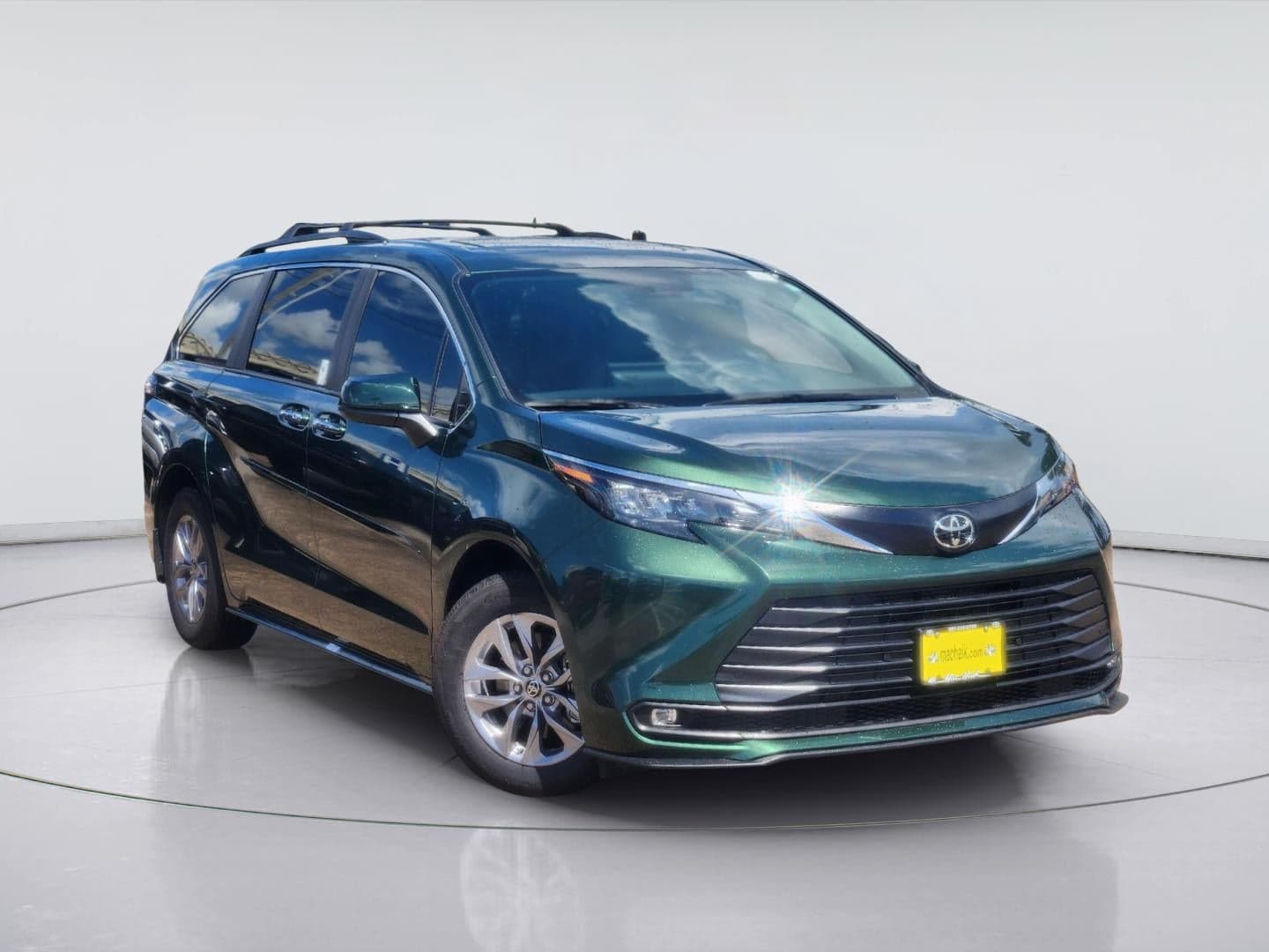 2026 Toyota Sienna XLE — photo 1 of 70