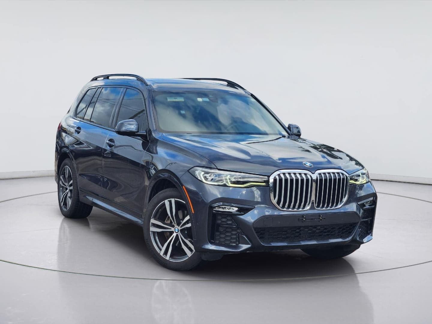 2022 BMW X7 xDrive40i — photo 1 of 26