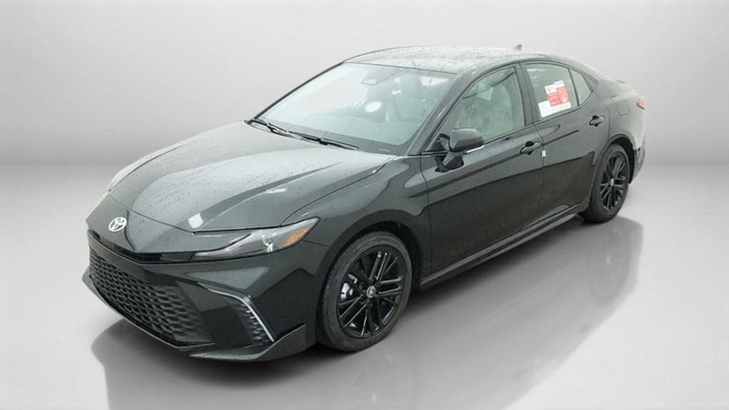 2026 Toyota Camry SE — photo 1 of 5