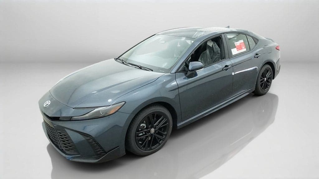 2026 Toyota Camry SE — photo 1 of 5