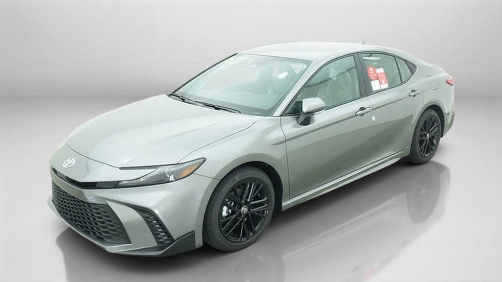 2027 Toyota Camry SE — photo 1 of 5