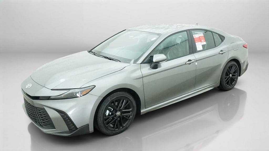 2026 Toyota Camry SE — photo 1 of 5