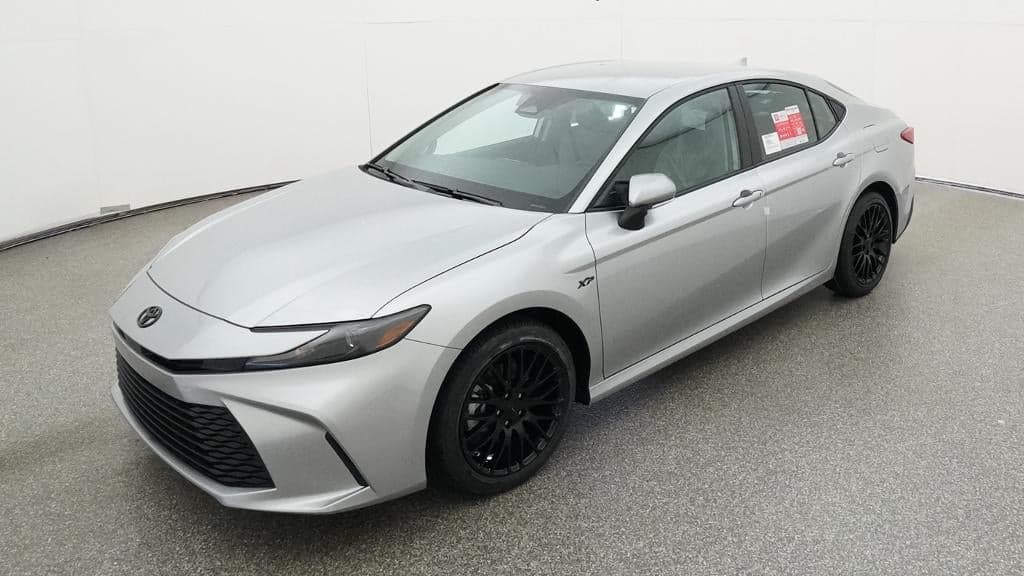 2026 Toyota Camry LE — photo 1 of 33