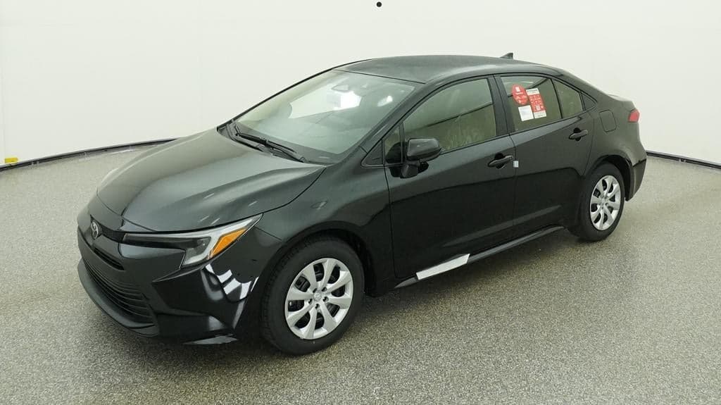 2027 Toyota Corolla Hybrid LE — photo 1 of 33