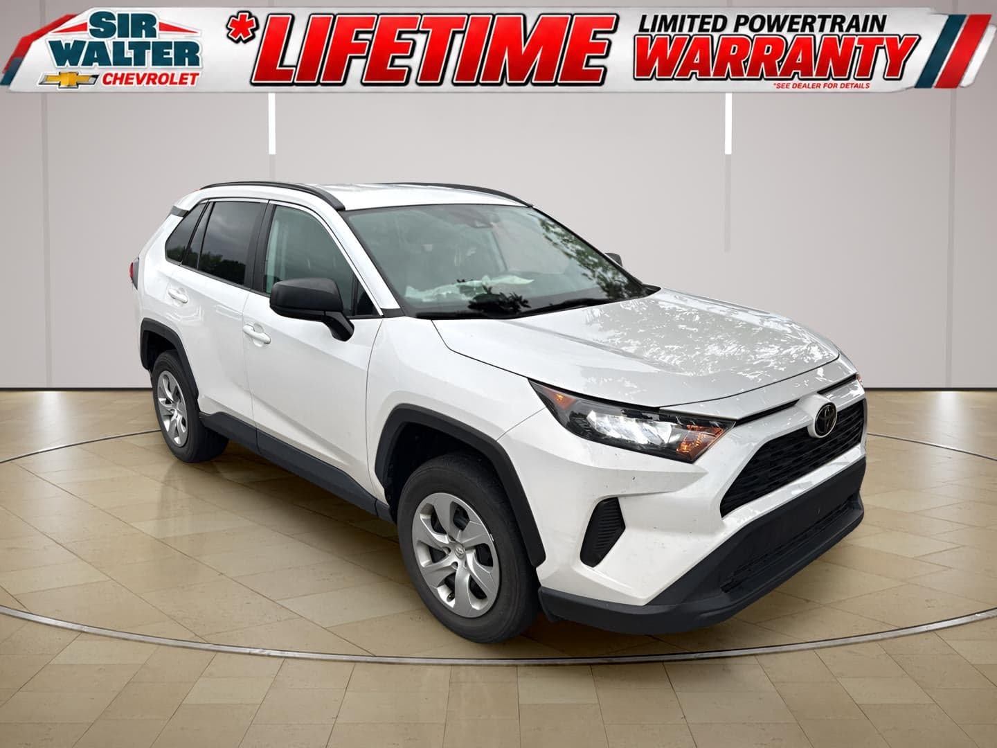 2020 Toyota RAV4 LE — photo 1 of 2