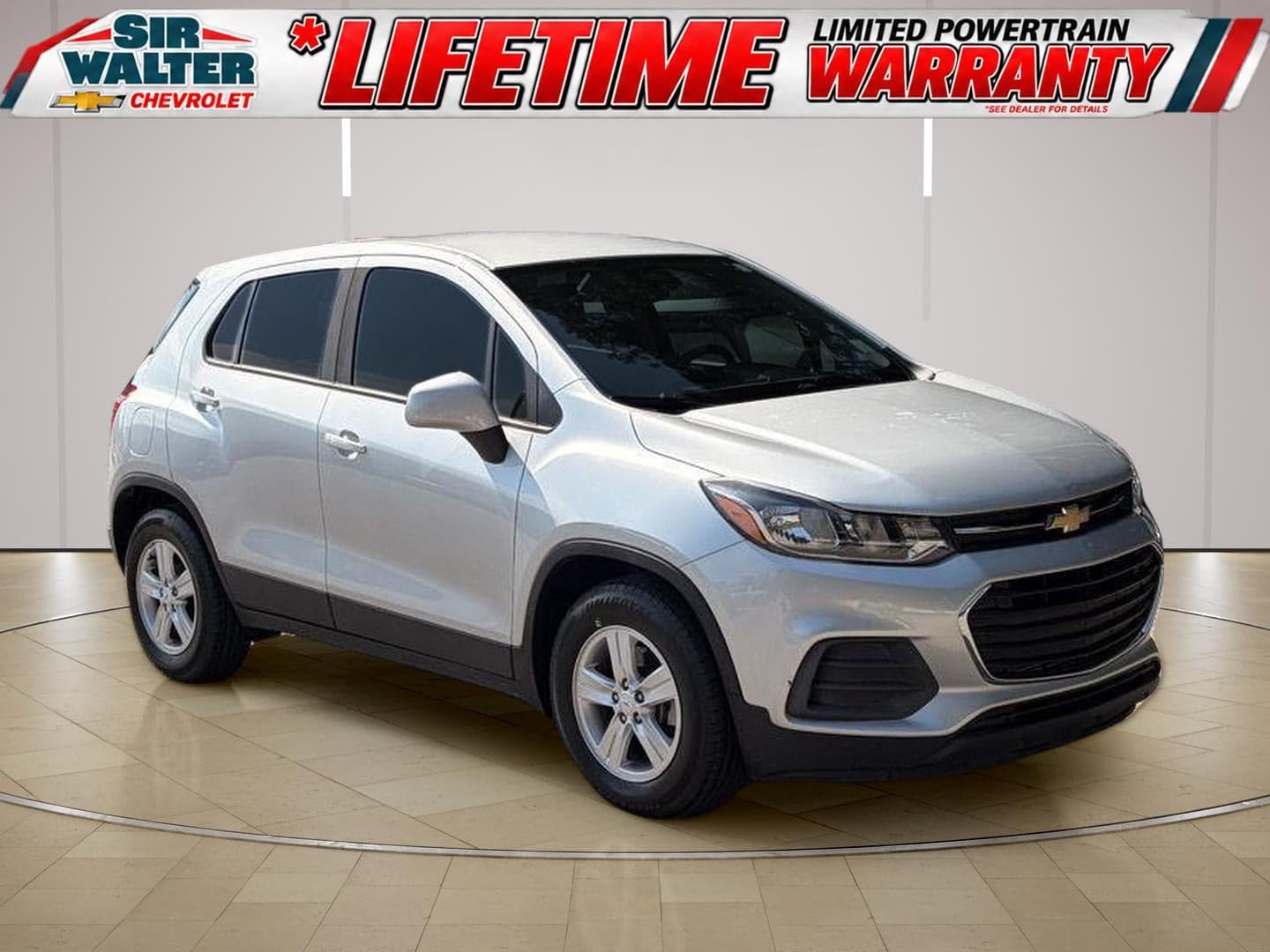 2022 Chevrolet Trax LS — photo 1 of 35