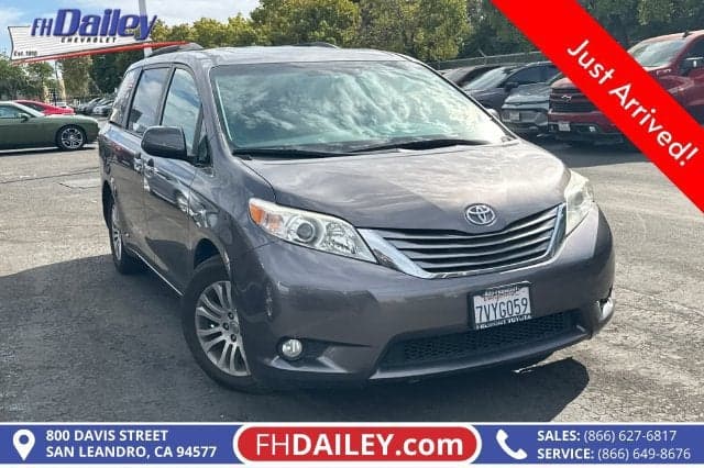2017 Toyota Sienna XLE Auto Access Seat — photo 1 of 5