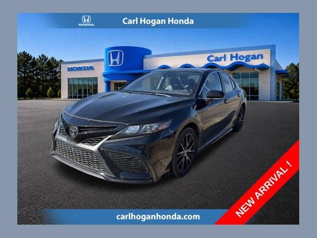 2022 Toyota Camry SE — photo 1 of 5