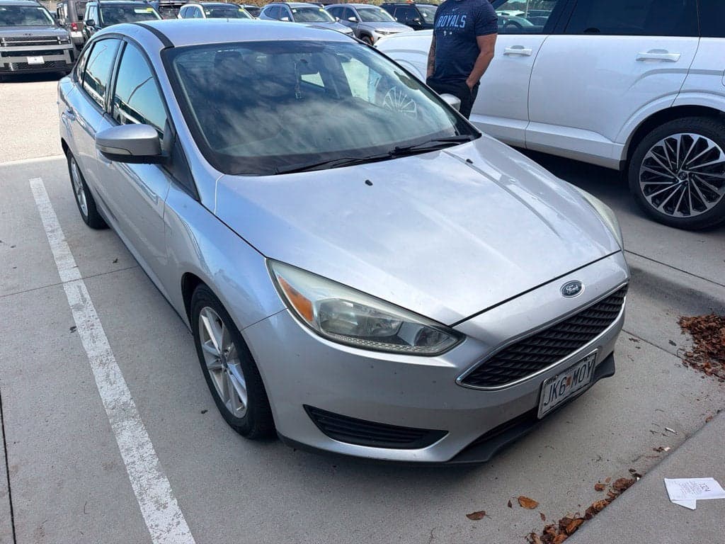 2016 Ford Focus SE — photo 1 of 5