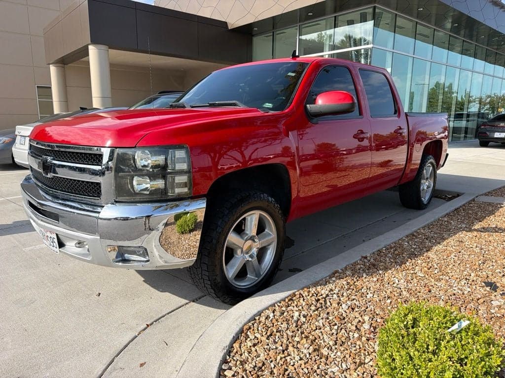 2012 Chevrolet Silverado 1500 LT — photo 1 of 4