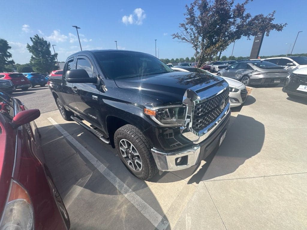2020 Toyota Tundra 4WD SR5 — photo 1 of 6