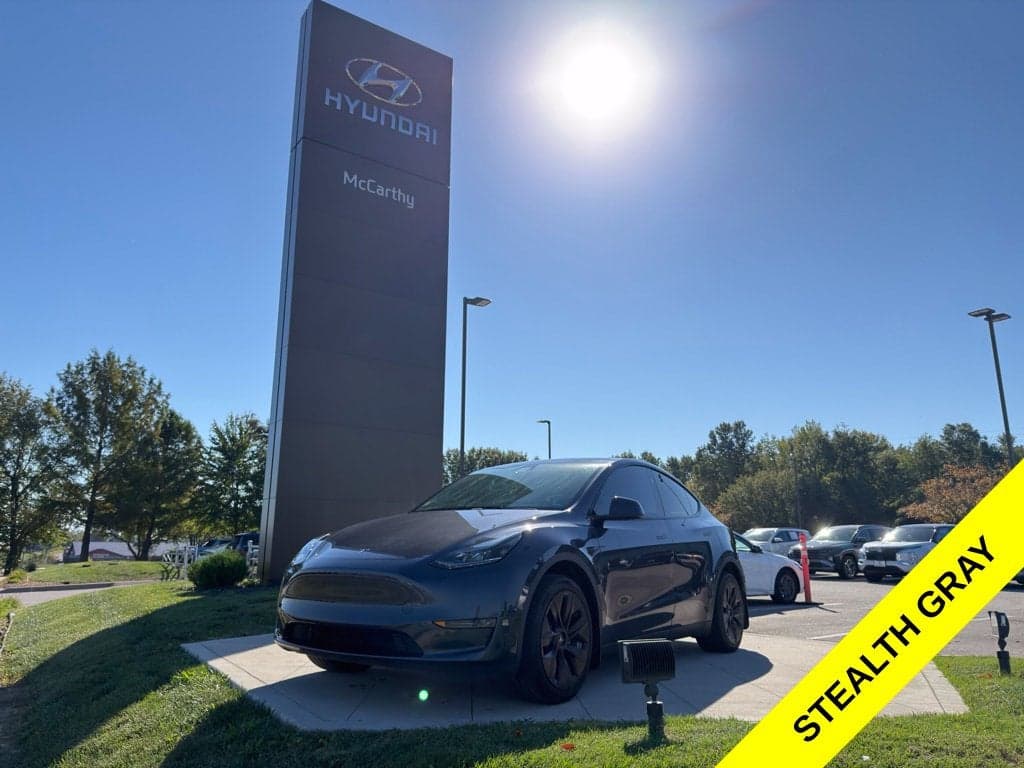 2024 Tesla Model Y Long Range — photo 1 of 5