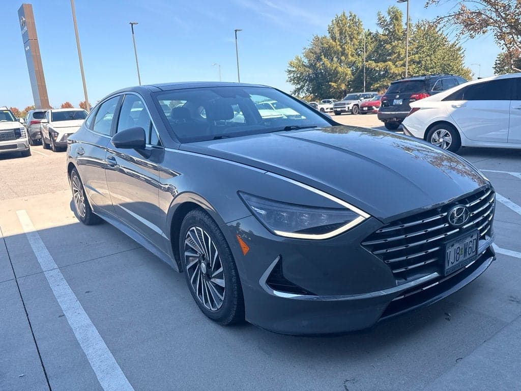 2023 Hyundai Sonata Hybrid Limited — photo 1 of 5