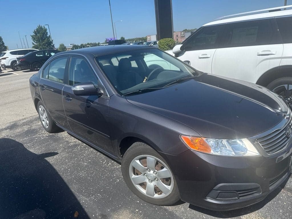 2010 Kia Optima LX — photo 1 of 7