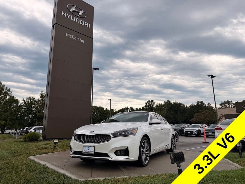 2017 Kia Cadenza Technology — photo 1 of 10