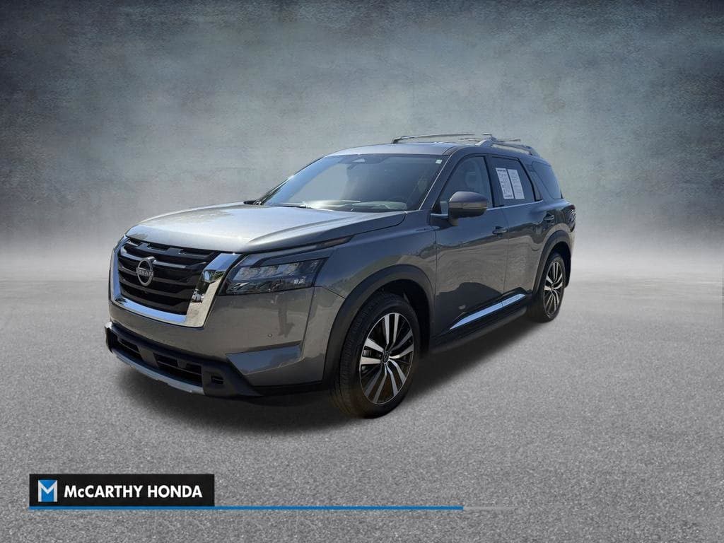 2025 Nissan Pathfinder Platinum — photo 1 of 5