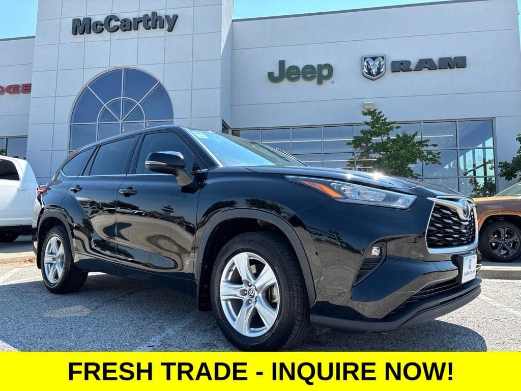 2020 Toyota Highlander LE — photo 1 of 44
