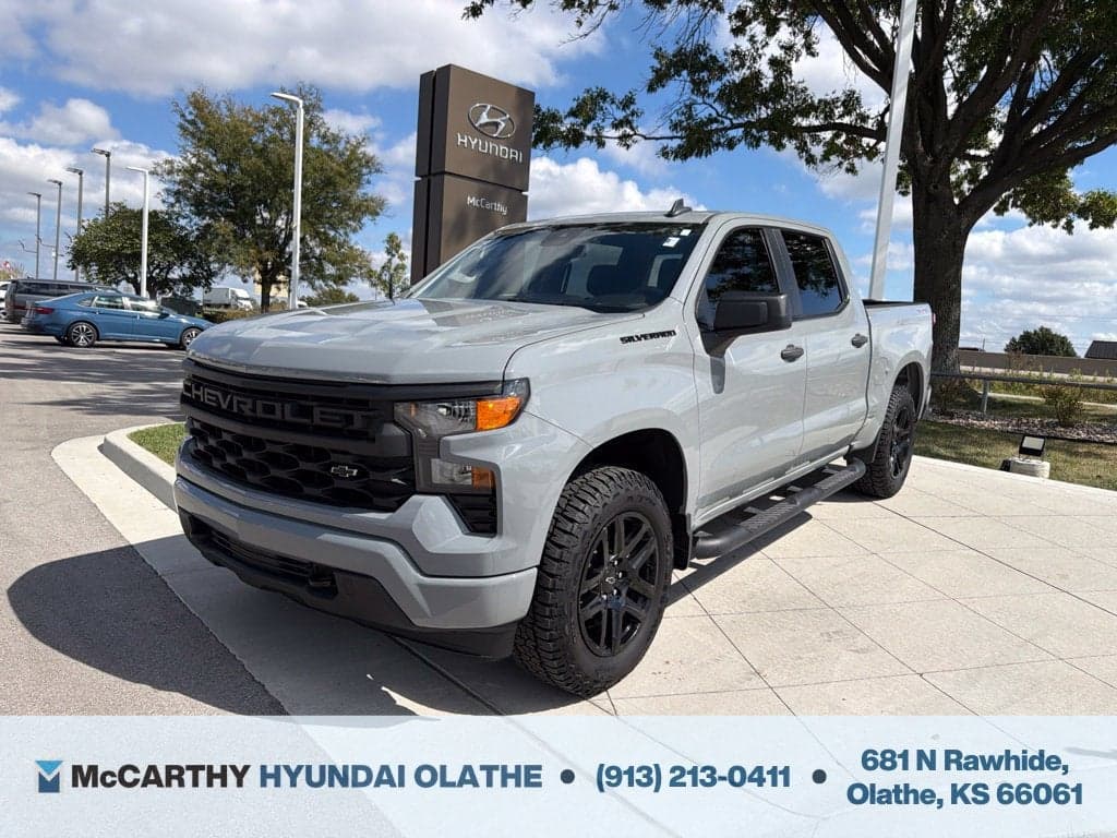 2024 Chevrolet Silverado 1500 Custom — photo 1 of 6