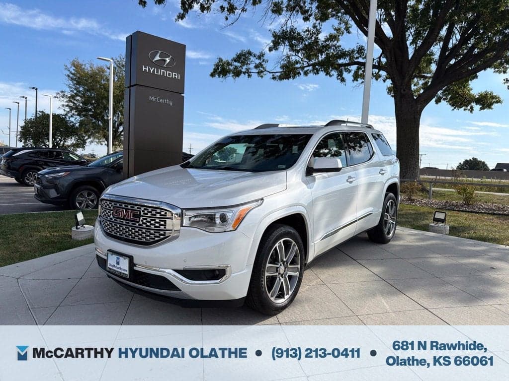 2019 GMC Acadia Denali — photo 1 of 11