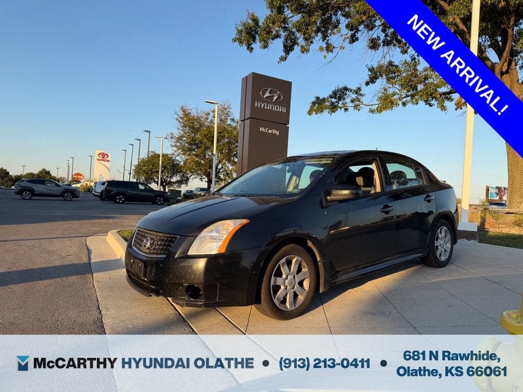 2010 Nissan Sentra 2.0 SR — photo 1 of 5