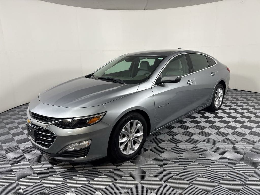 2025 Chevrolet Malibu 1LT — photo 1 of 5