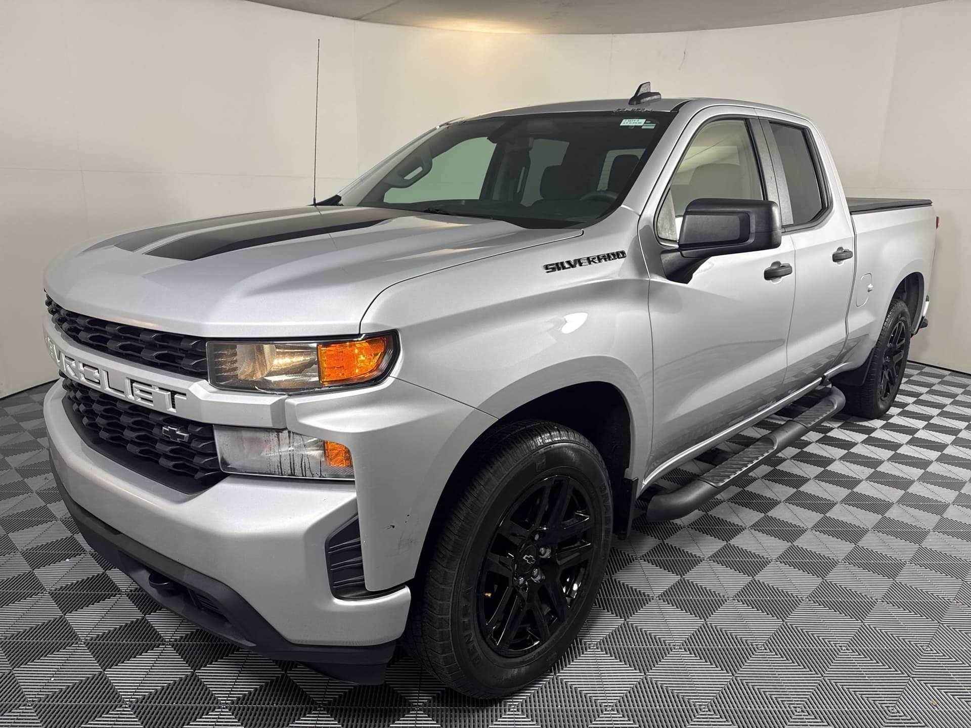 2022 Chevrolet Silverado 1500 LTD Custom — photo 1 of 5