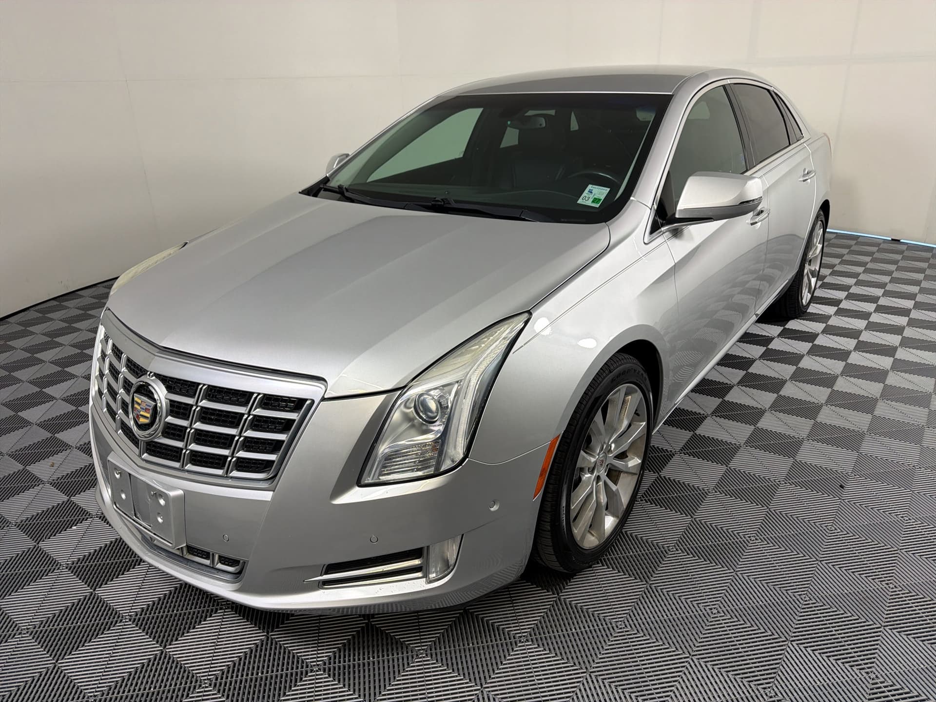 2015 Cadillac XTS Luxury — photo 1 of 5