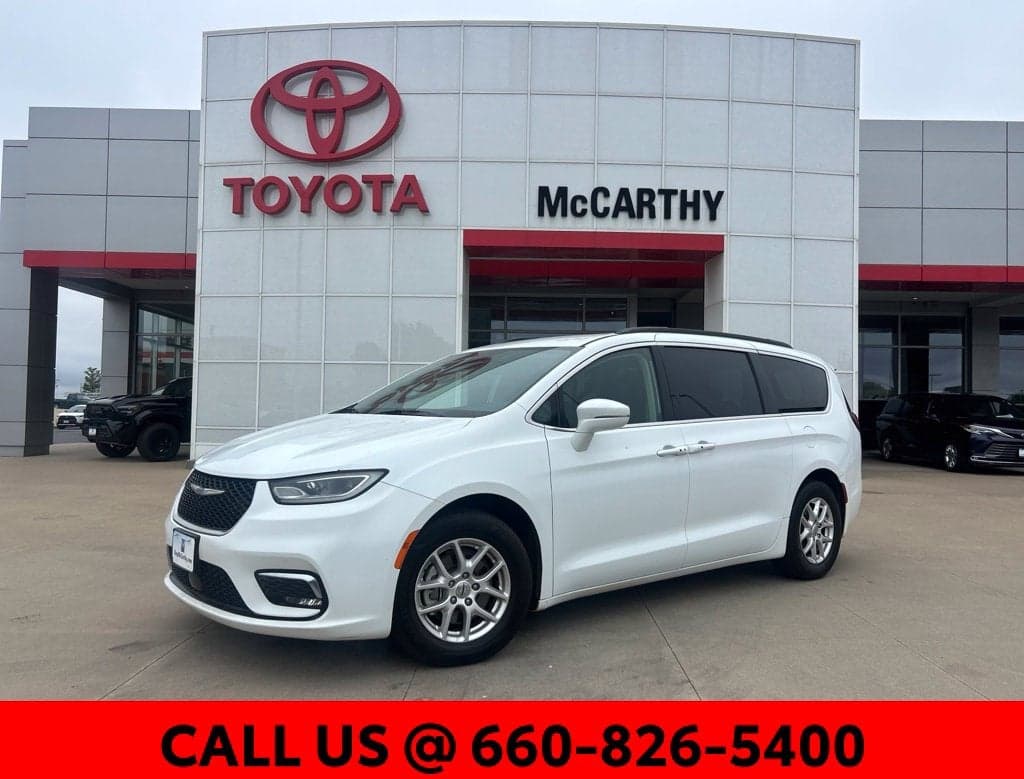 2022 Chrysler Pacifica Touring L — photo 1 of 19